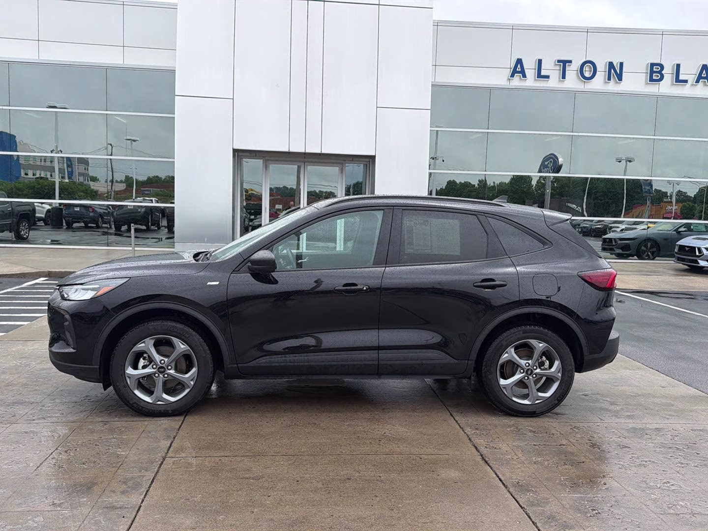 2025 Agate Black Ford Escape ST-Line AWD SUV