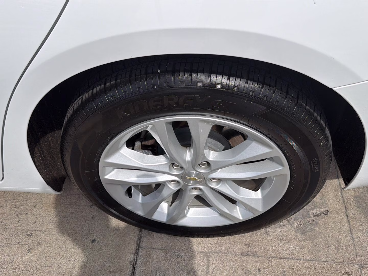 2016 Summit White Chevrolet Malibu LT FWD Sedan