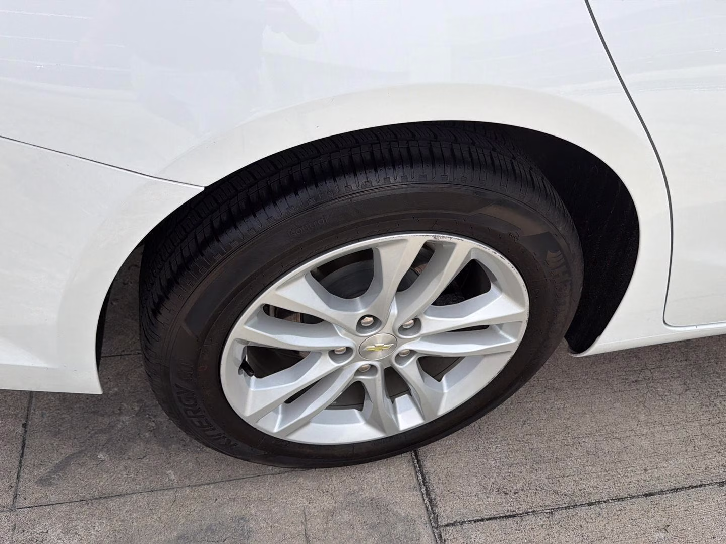 2016 Summit White Chevrolet Malibu LT FWD Sedan