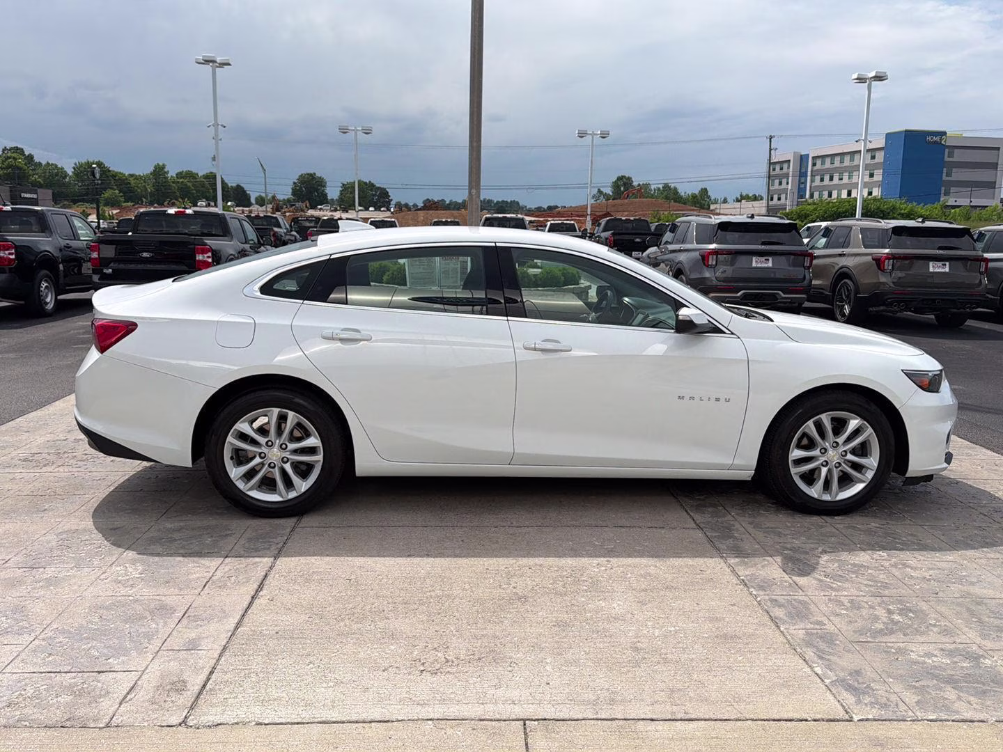 2016 Summit White Chevrolet Malibu LT FWD Sedan