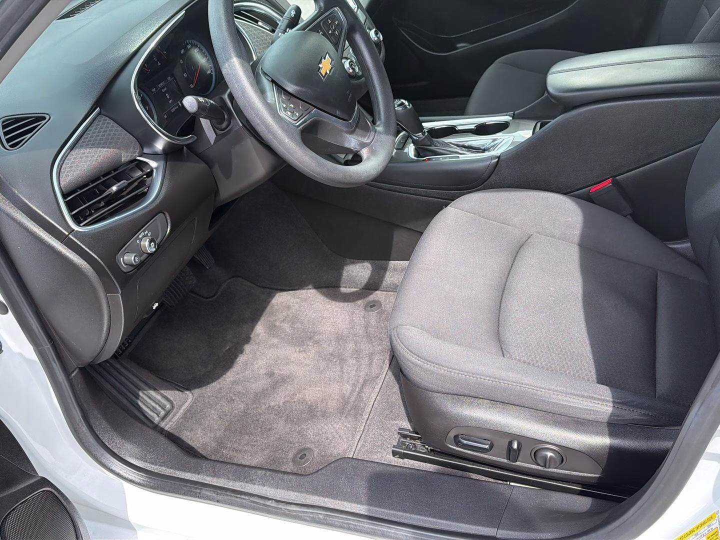 2016 Summit White Chevrolet Malibu LT FWD Sedan