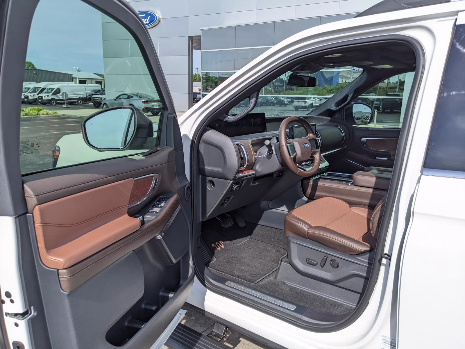 2026 Star White Metallic Tri-Coat Ford Expedition King Ranch 4X4 SUV