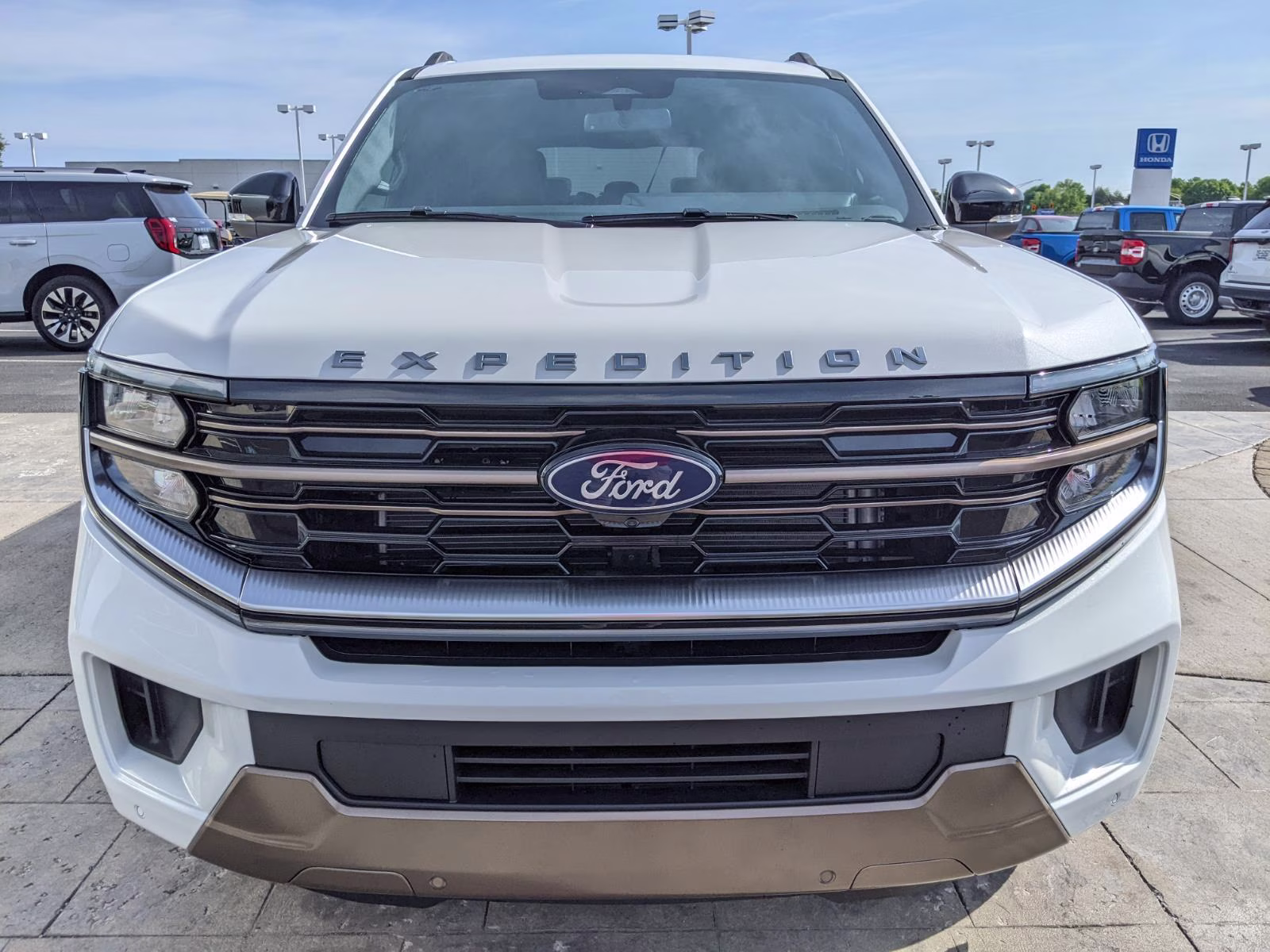 2026 Star White Metallic Tri-Coat Ford Expedition King Ranch 4X4 SUV