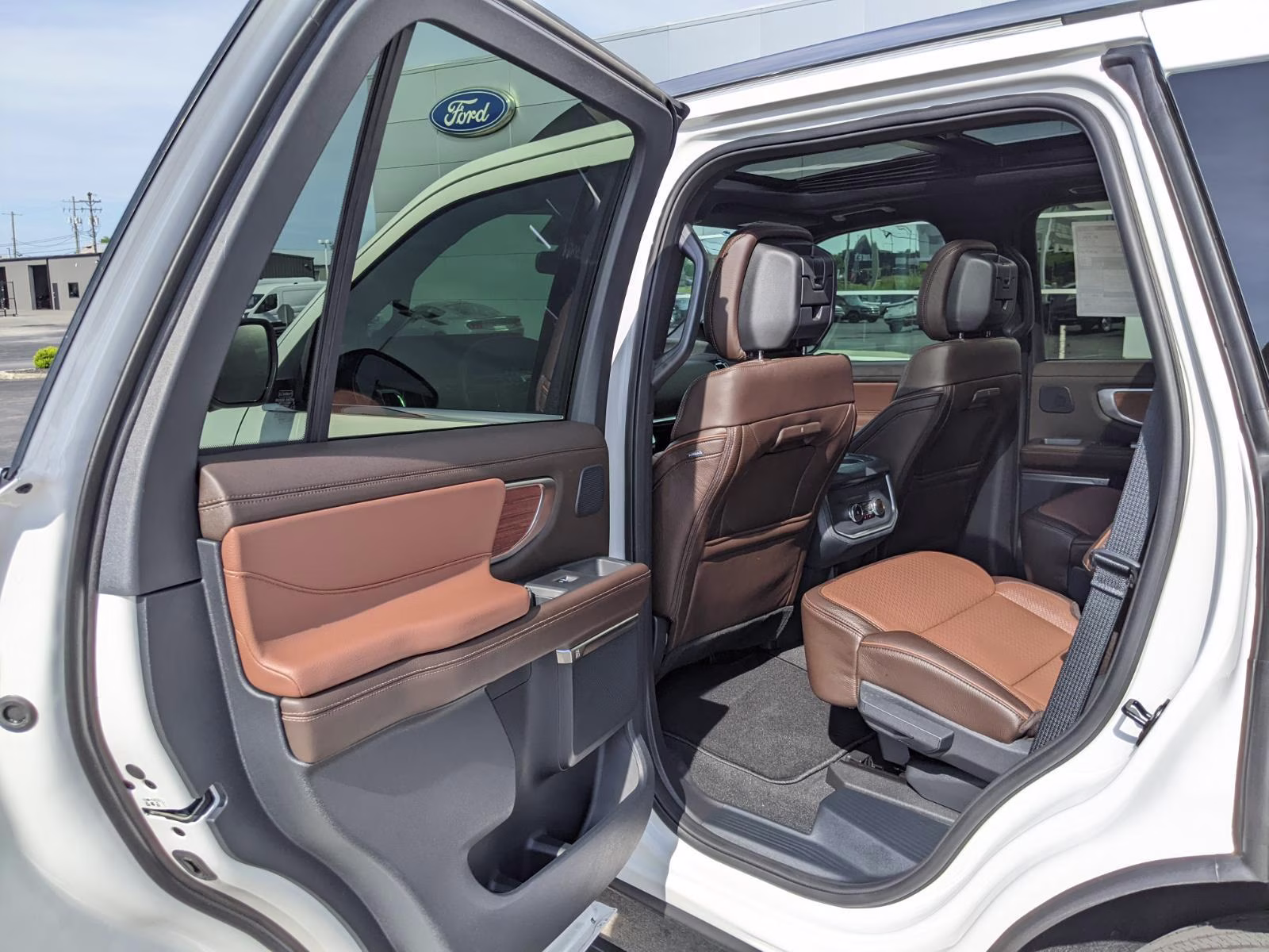 2026 Star White Metallic Tri-Coat Ford Expedition King Ranch 4X4 SUV
