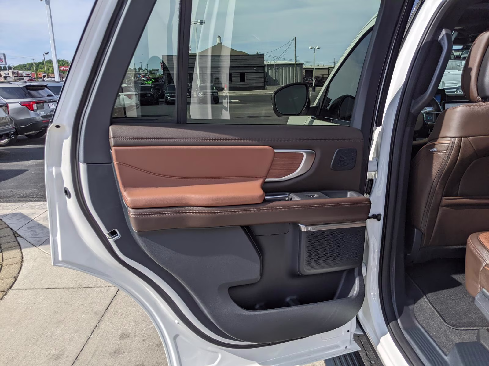 2026 Star White Metallic Tri-Coat Ford Expedition King Ranch 4X4 SUV