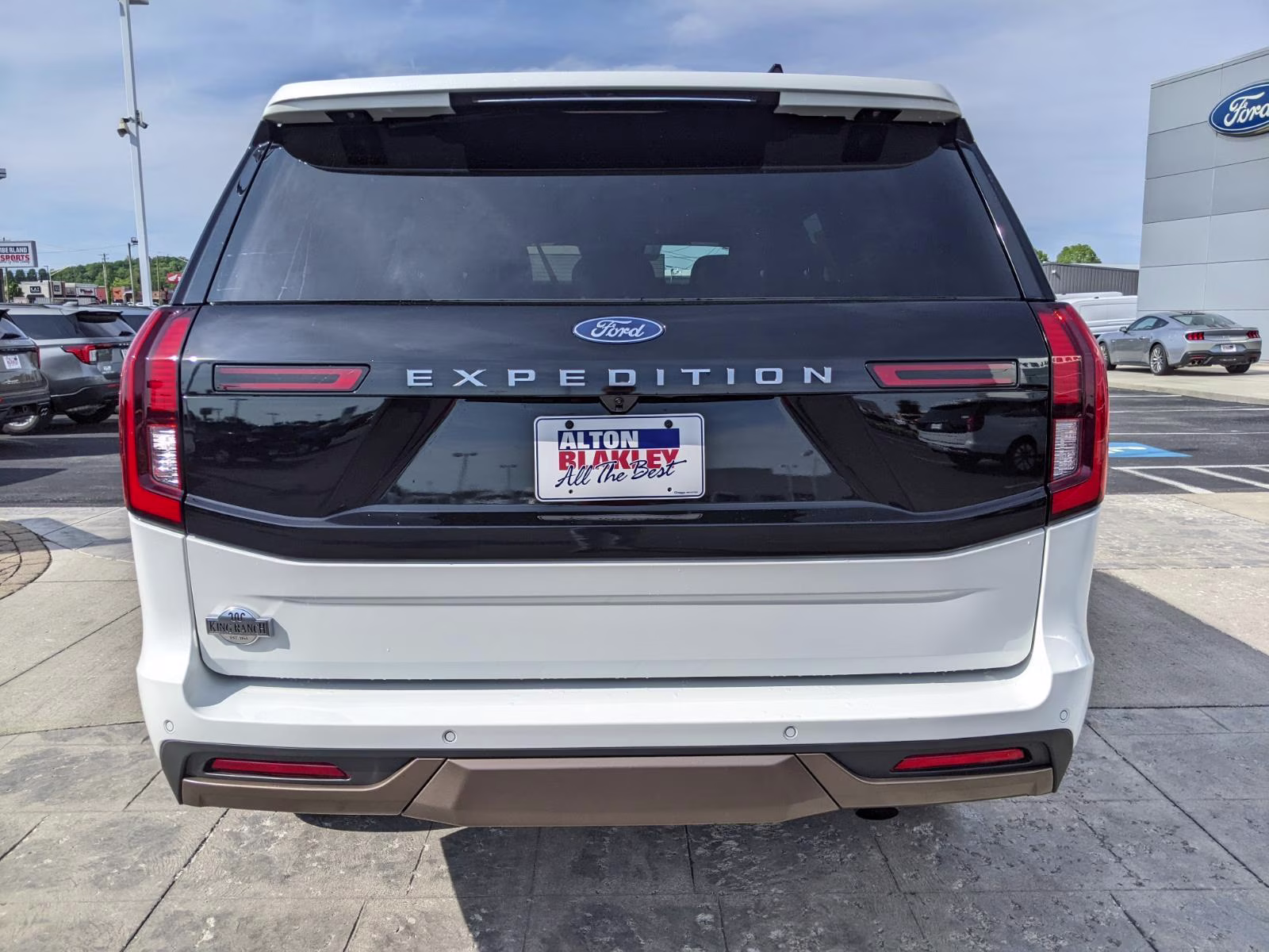 2026 Star White Metallic Tri-Coat Ford Expedition King Ranch 4X4 SUV