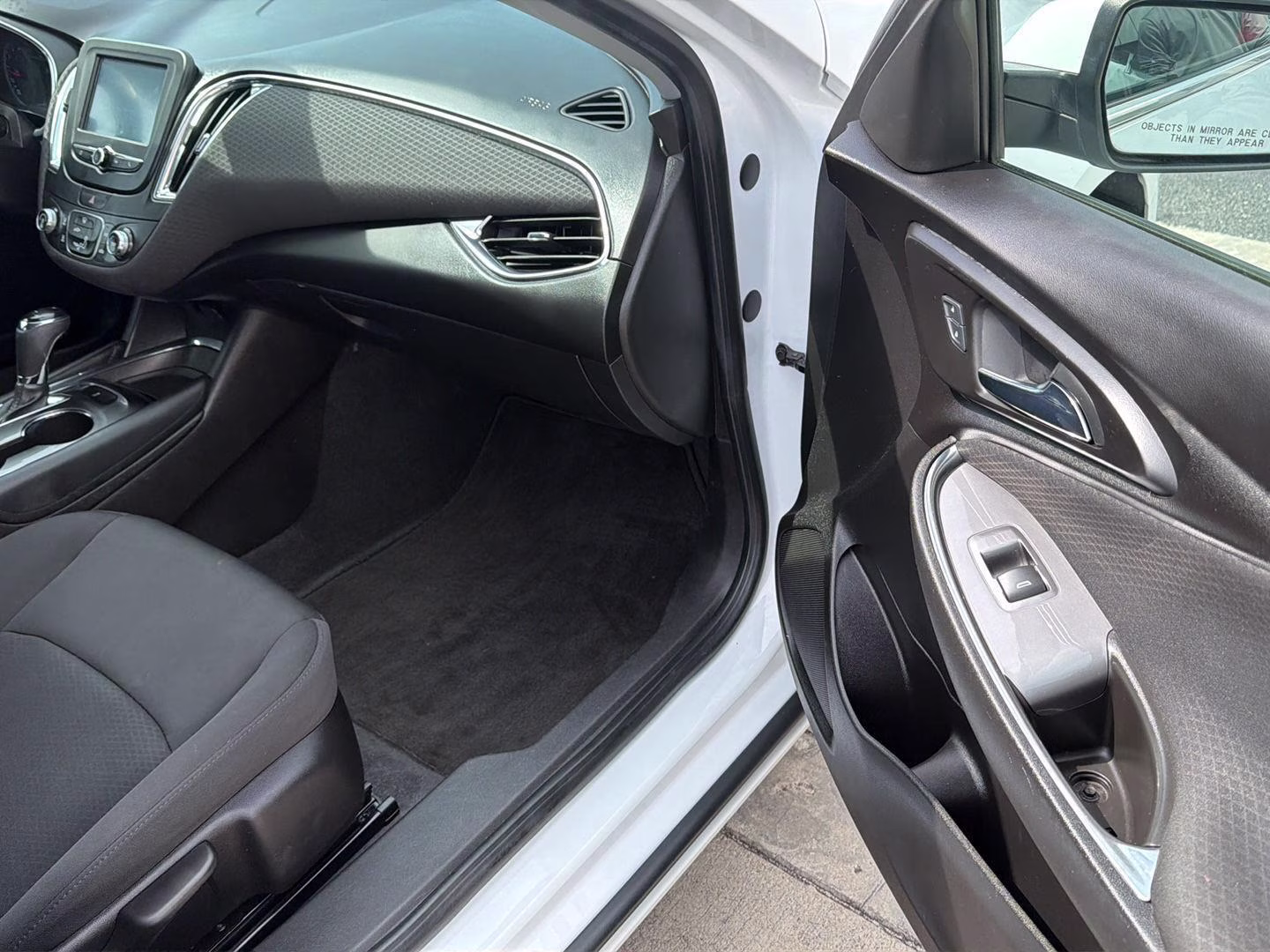 2016 Summit White Chevrolet Malibu LT FWD Sedan