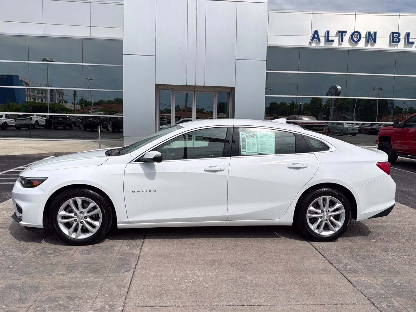 2016 Summit White Chevrolet Malibu LT FWD Sedan