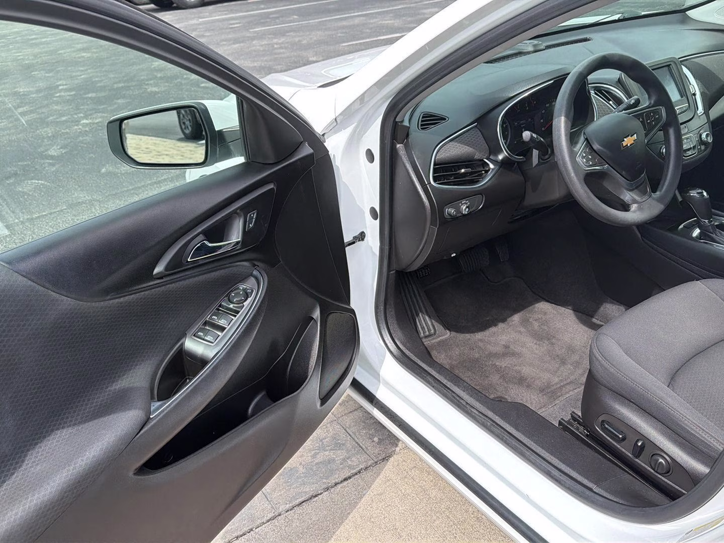 2016 Summit White Chevrolet Malibu LT FWD Sedan