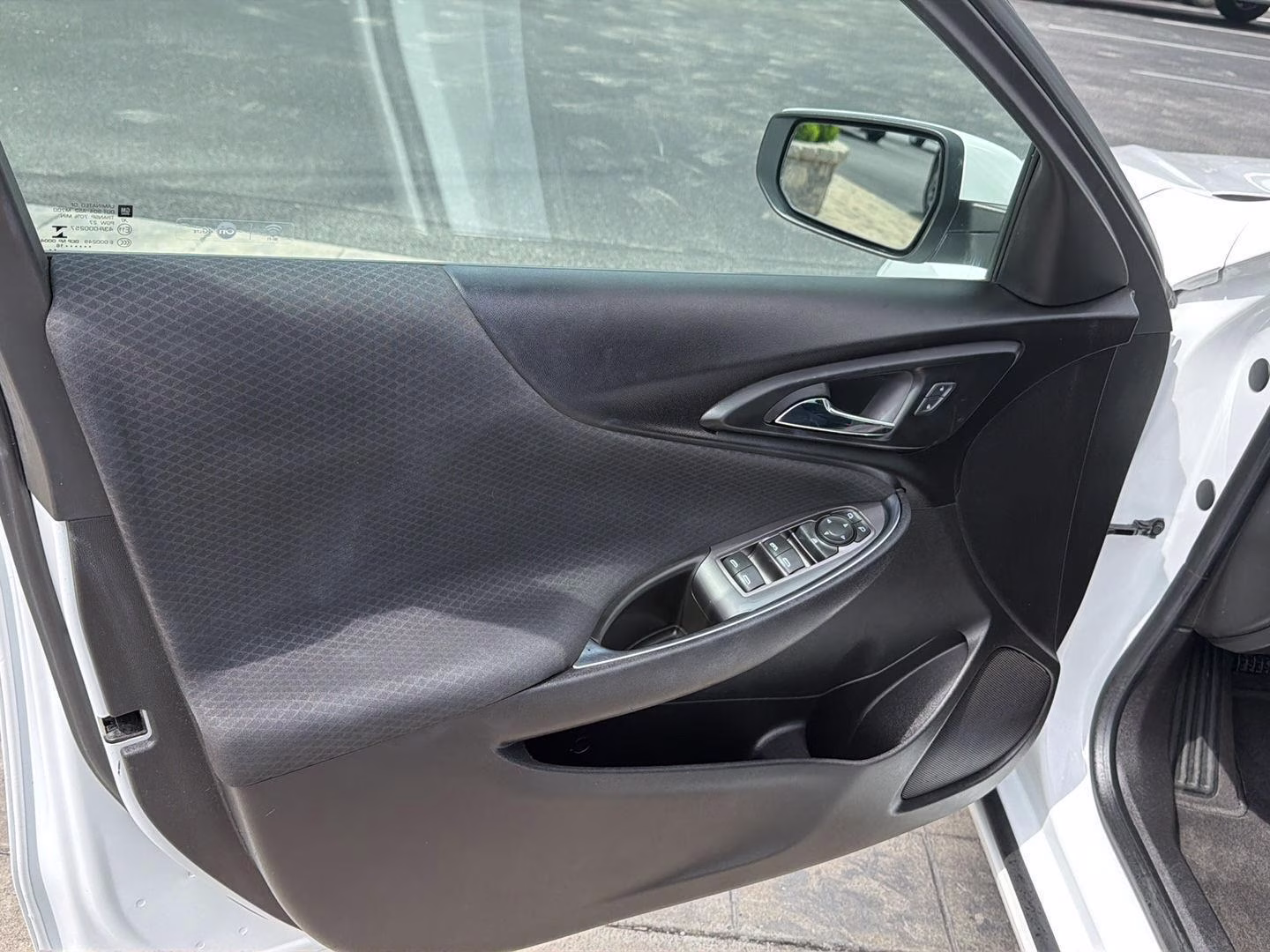 2016 Summit White Chevrolet Malibu LT FWD Sedan