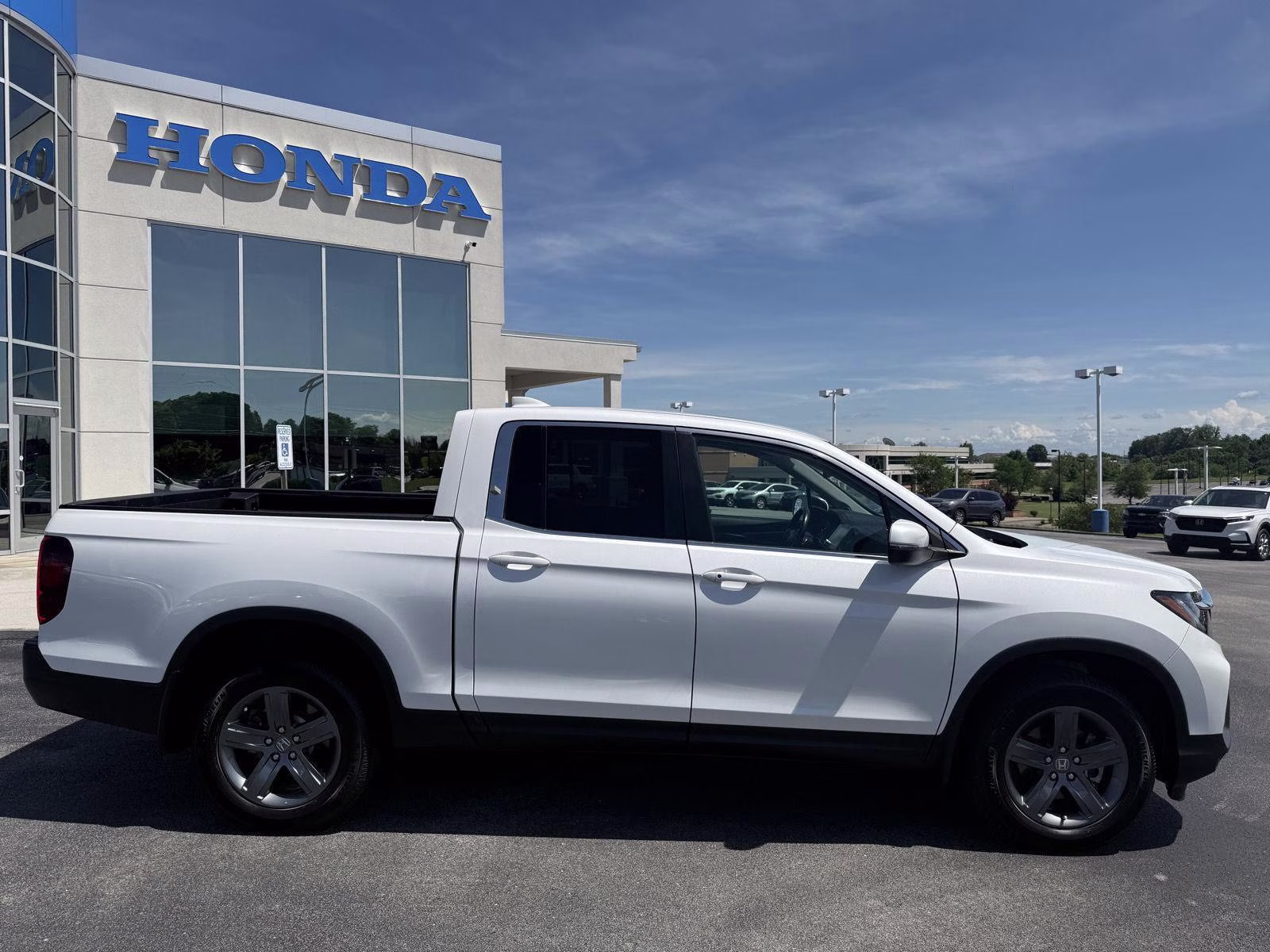 2023 Platinum White Pearl Honda Ridgeline RTL AWD Truck