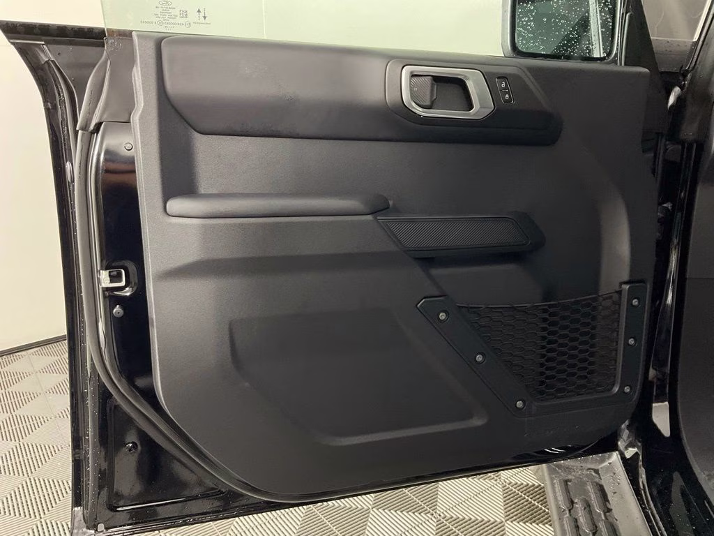 2026 Shadow Black Ford Bronco Outer Banks 4X4 SUV
