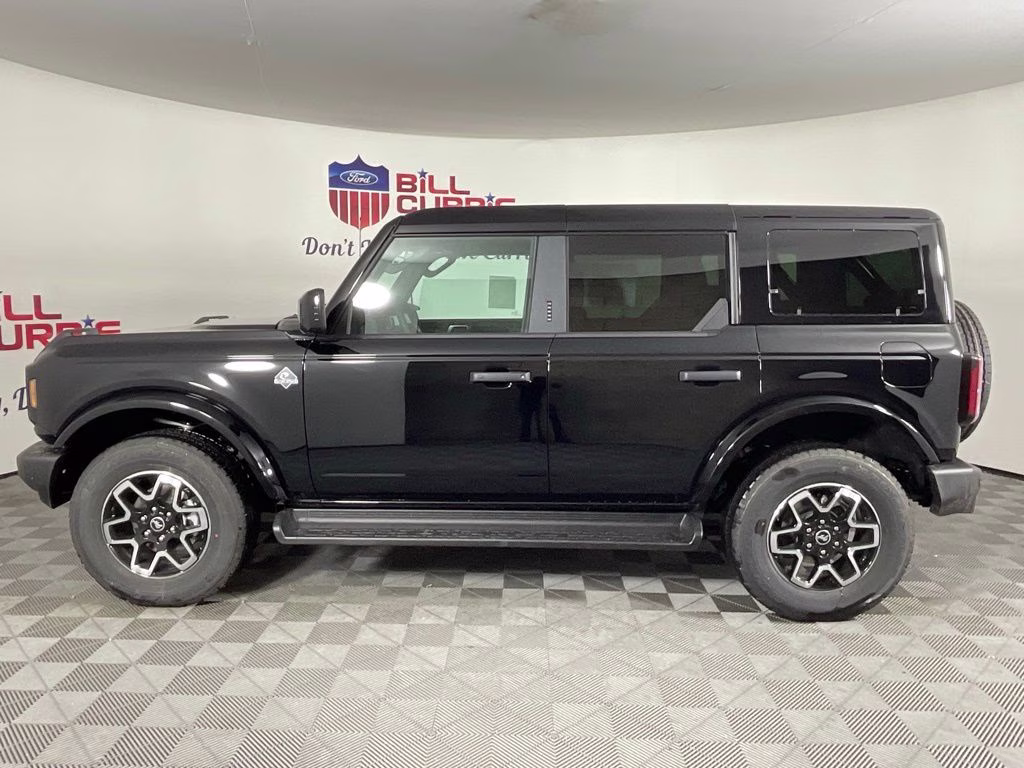 2026 Shadow Black Ford Bronco Outer Banks 4X4 SUV