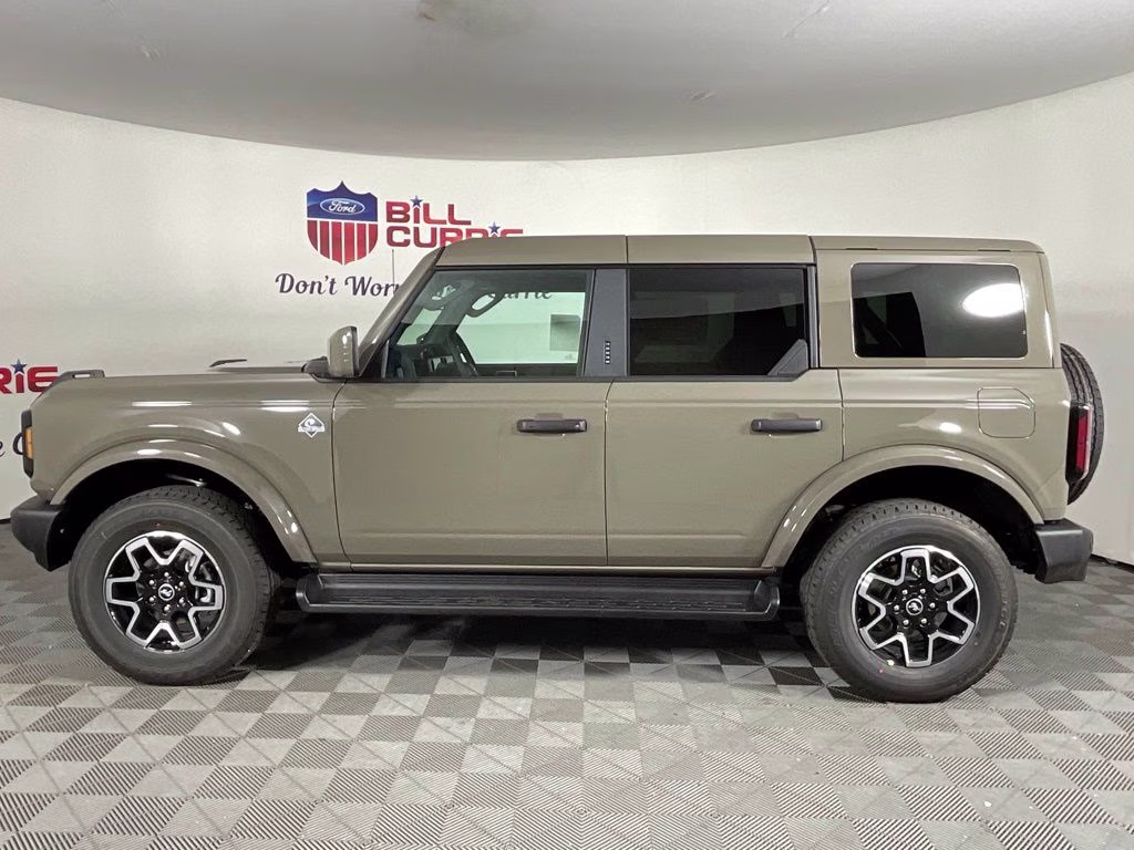 2026 Gray Ford Bronco Outer Banks 4X4 SUV