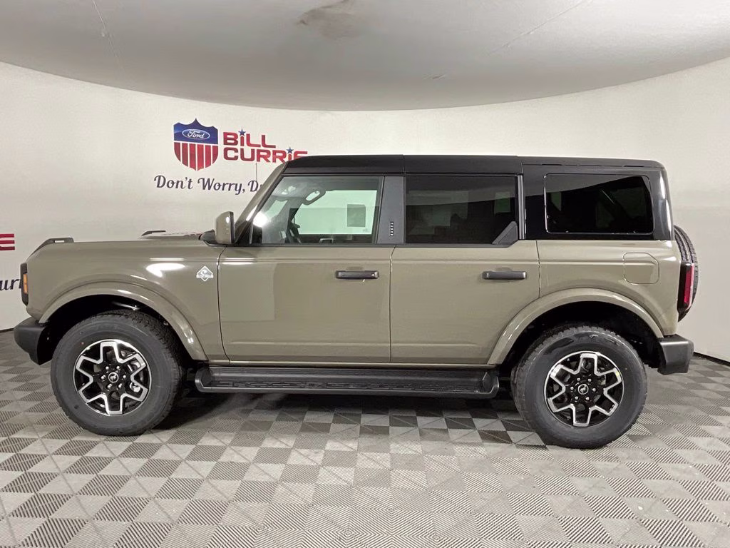 2026 Gray Ford Bronco Outer Banks 4X4 SUV