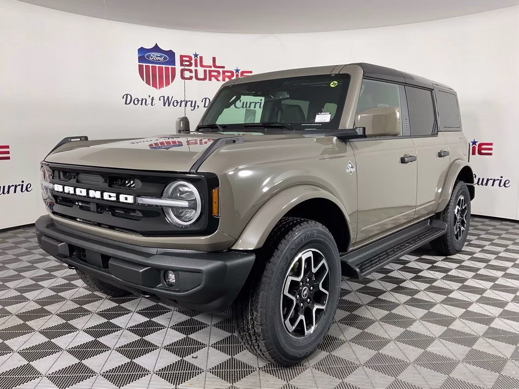 2026 Gray Ford Bronco Outer Banks 4X4 SUV