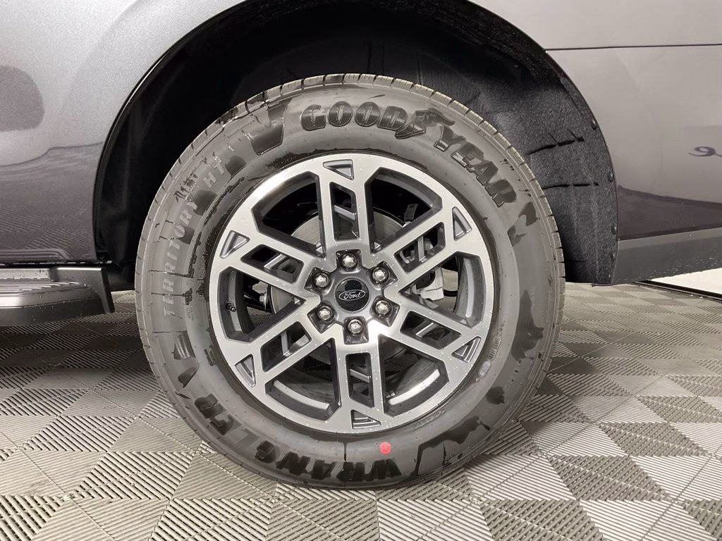 2026 Gray Metallic Ford Expedition Active RWD SUV
