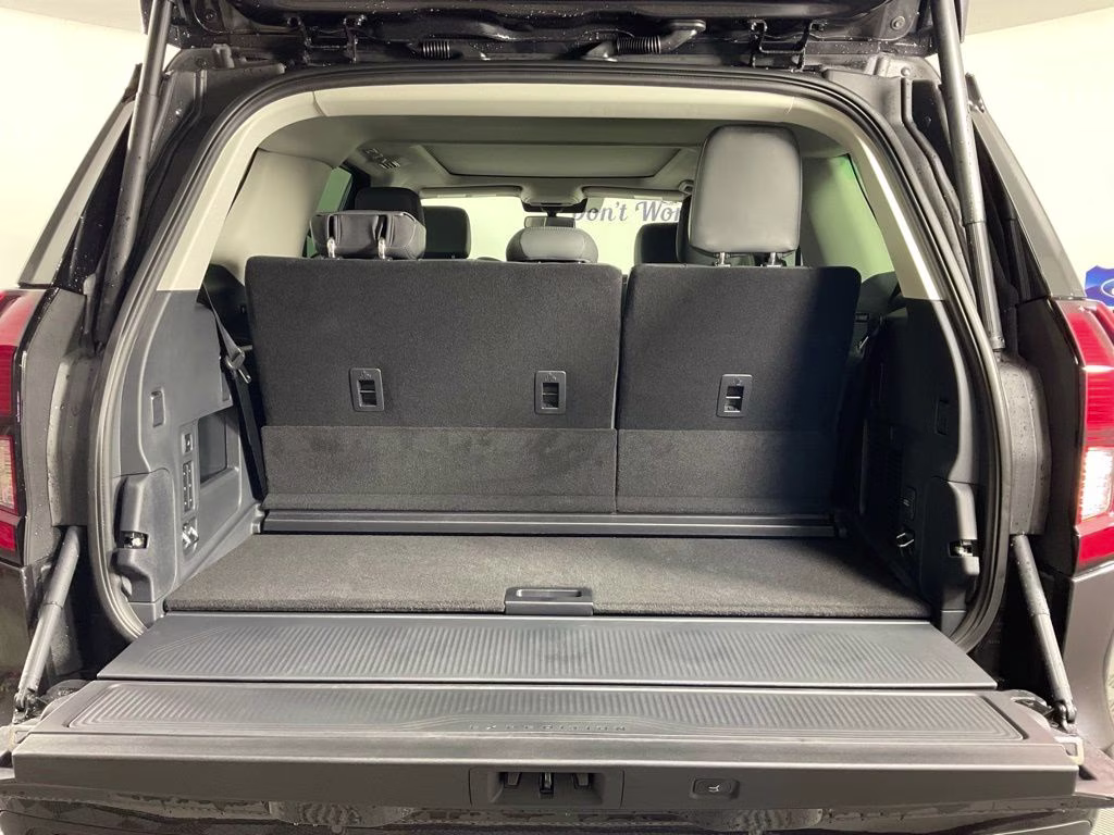 2026 Gray Metallic Ford Expedition Active RWD SUV