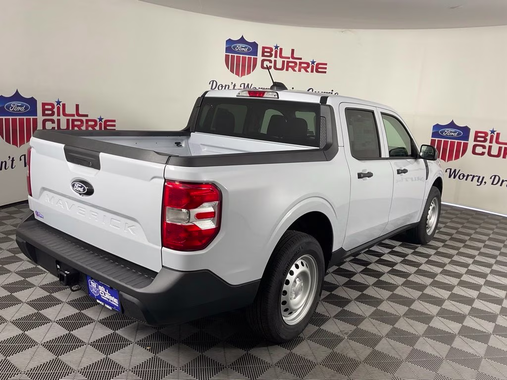 2026 White Metallic Ford Maverick XL FWD Truck