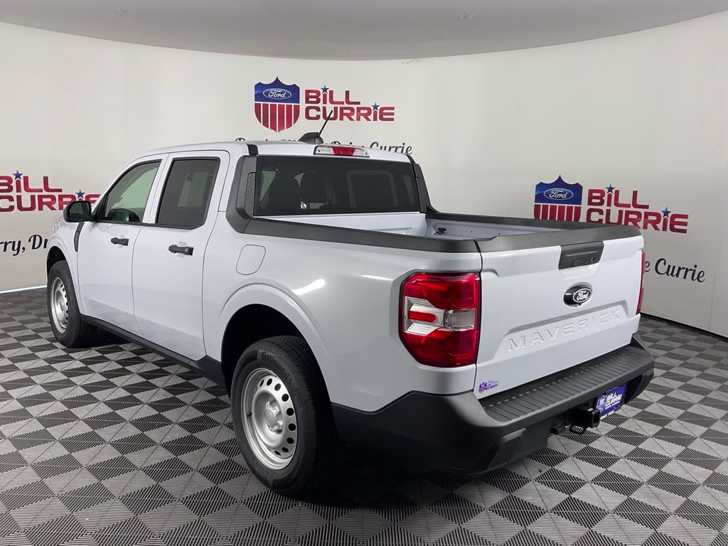 2026 White Metallic Ford Maverick XL FWD Truck