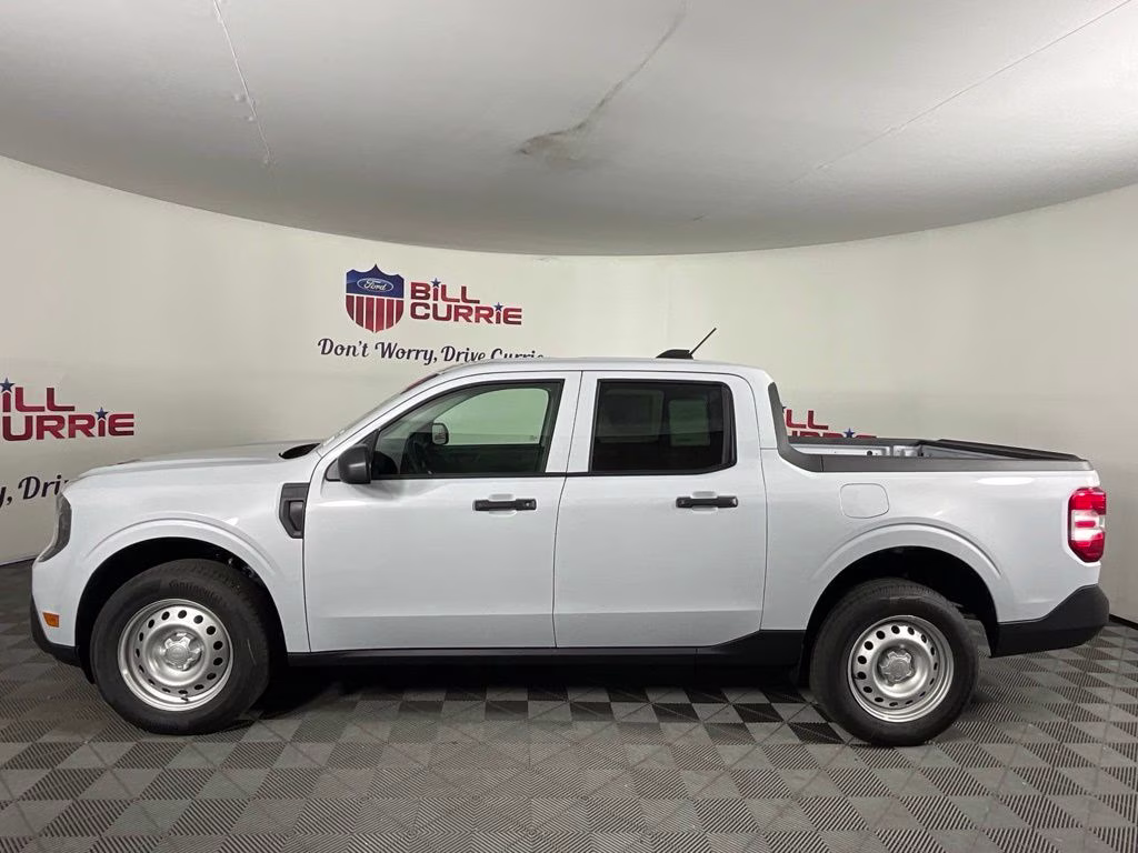 2026 White Metallic Ford Maverick XL FWD Truck