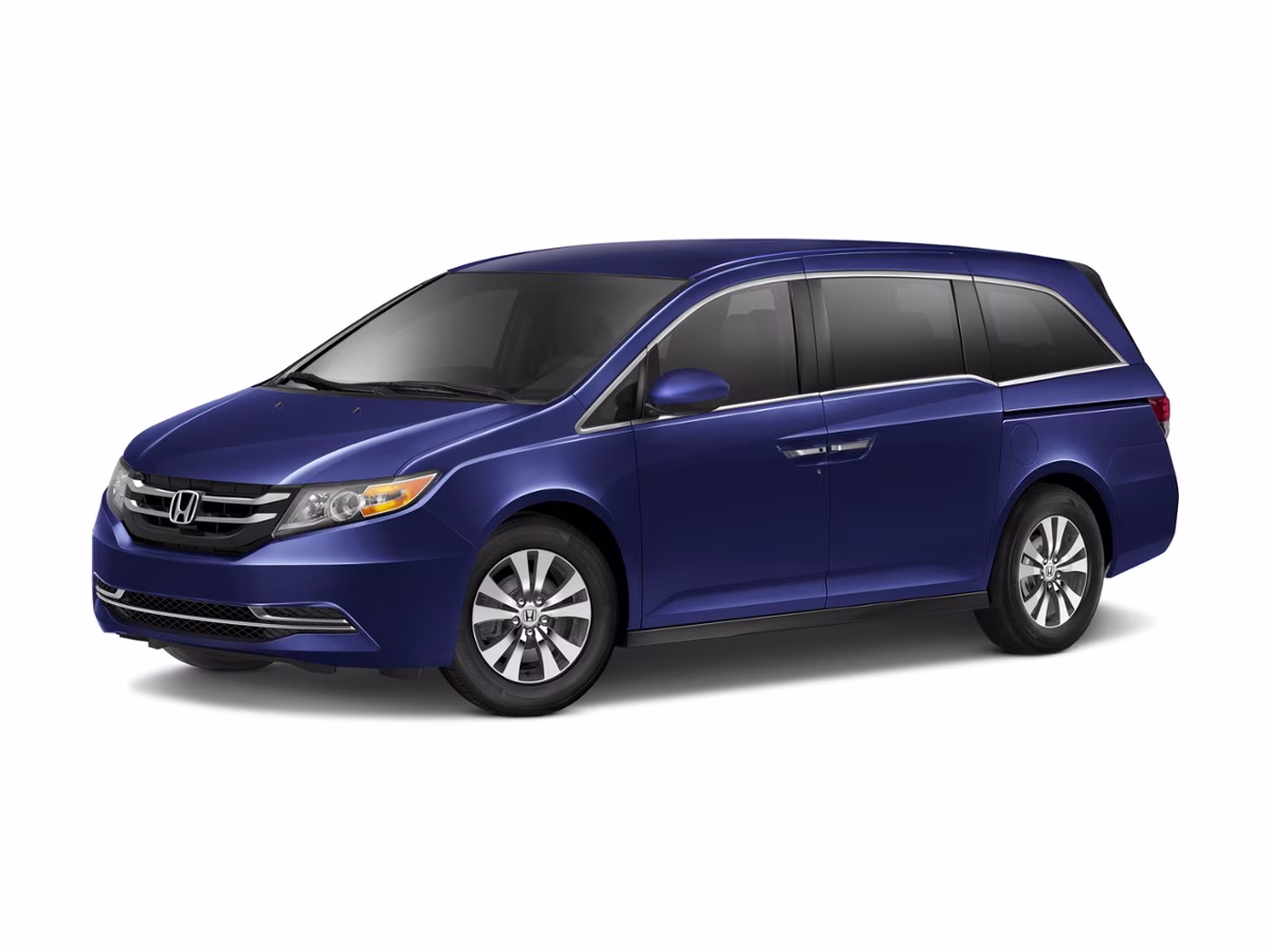 2015 White Honda Odyssey FWD Van