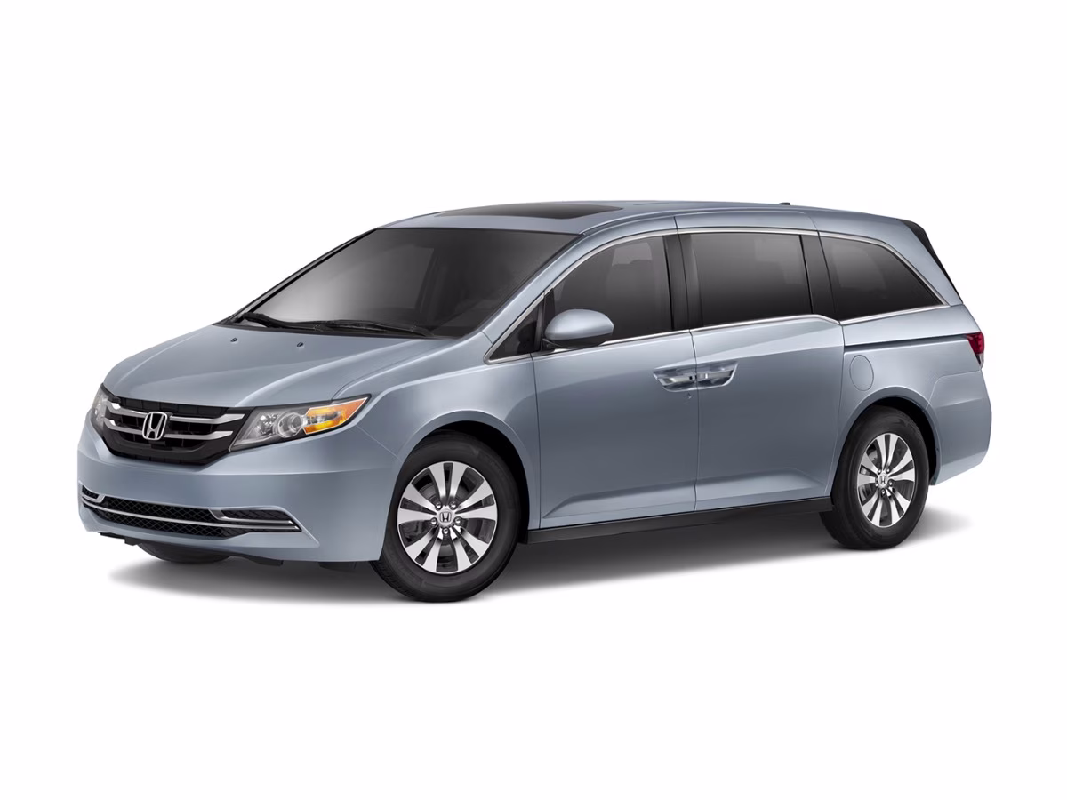 2015 White Honda Odyssey FWD Van