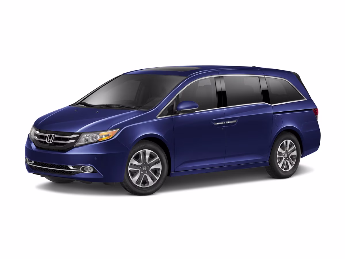2015 White Honda Odyssey FWD Van