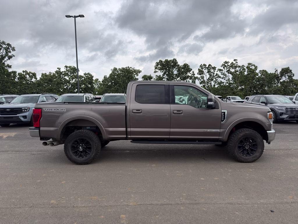 2022 Stone Gray Ford Super Duty F-350 SRW LARIAT 4X4 Truck