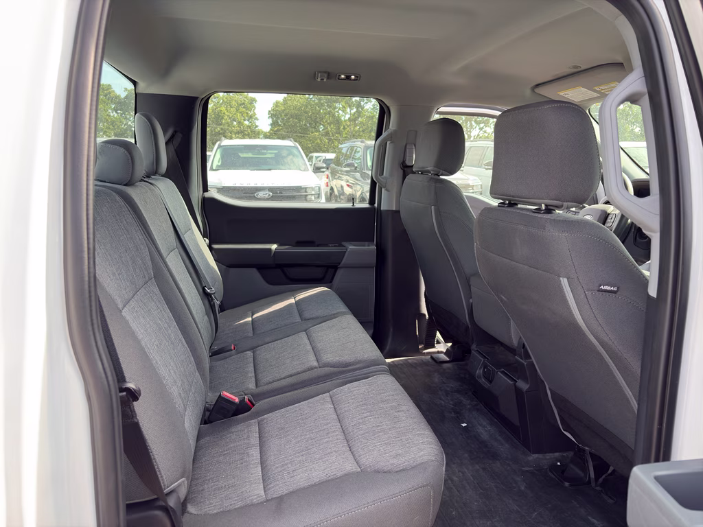 2024 Oxford White Ford F-150 XL RWD Truck