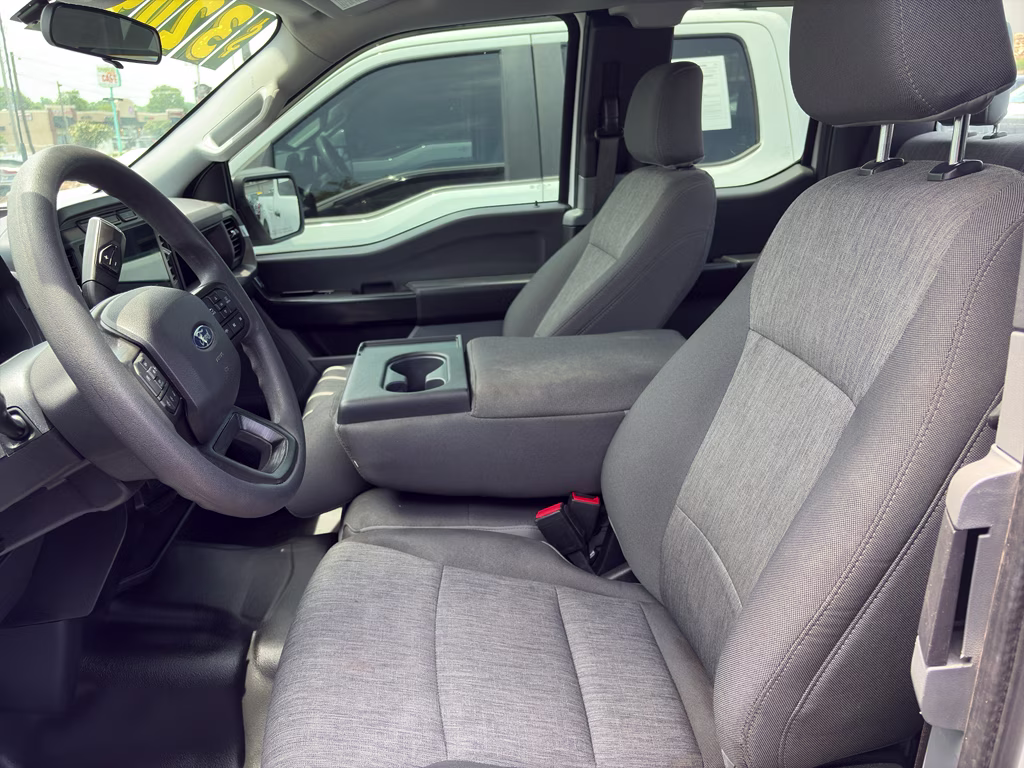 2024 Oxford White Ford F-150 XL 4X4 Truck