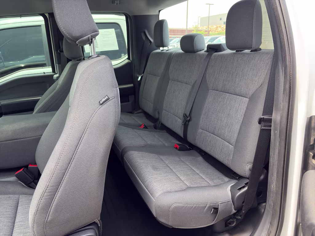 2024 Oxford White Ford F-150 XL 4X4 Truck