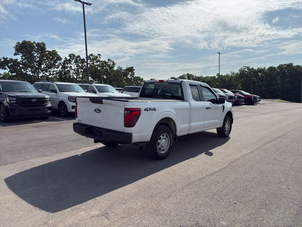 2024 Oxford White Ford F-150 XL 4X4 Truck