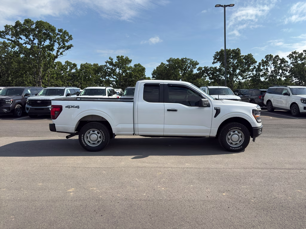 2024 Oxford White Ford F-150 XL 4X4 Truck