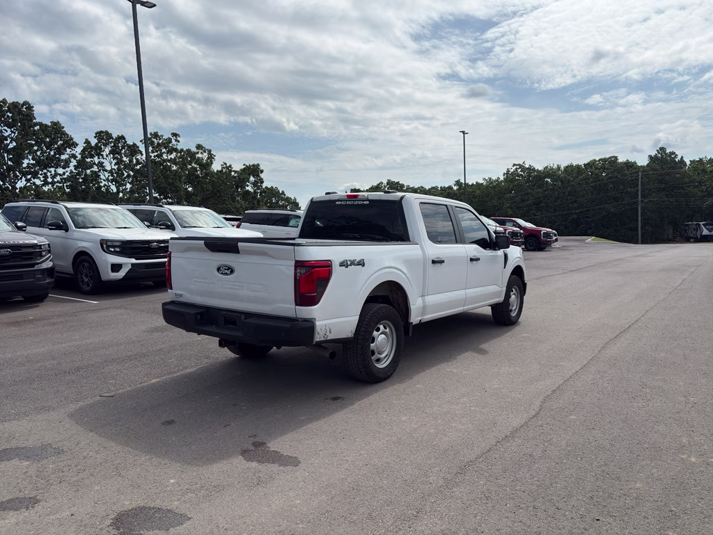 2024 Oxford White Ford F-150 XL 4X4 Truck