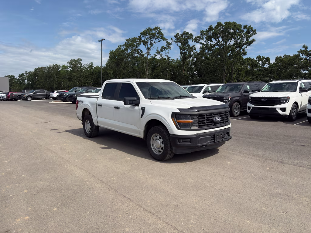 2024 Oxford White Ford F-150 XL 4X4 Truck