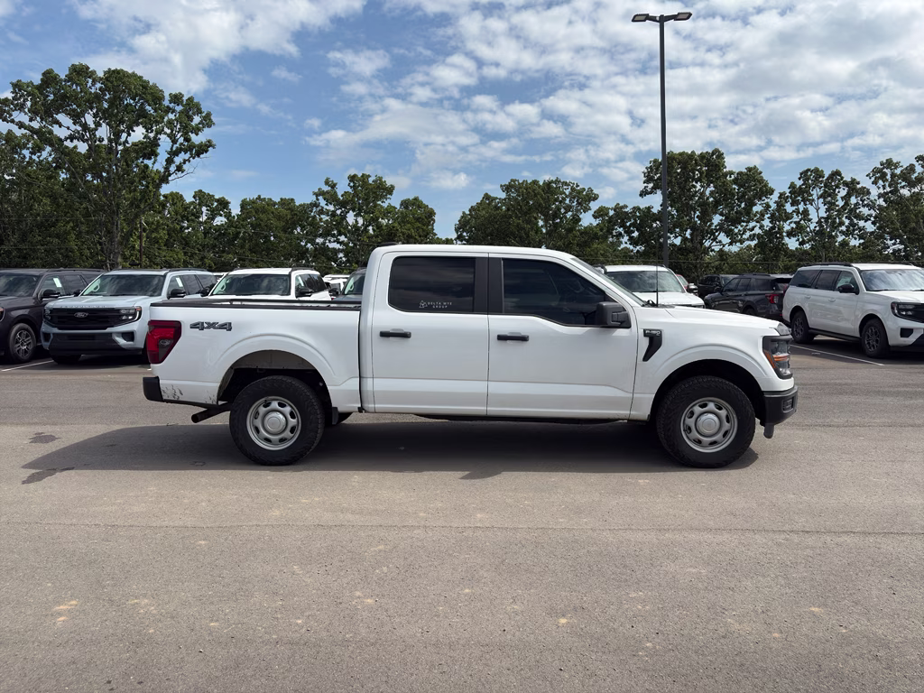 2024 Oxford White Ford F-150 XL 4X4 Truck
