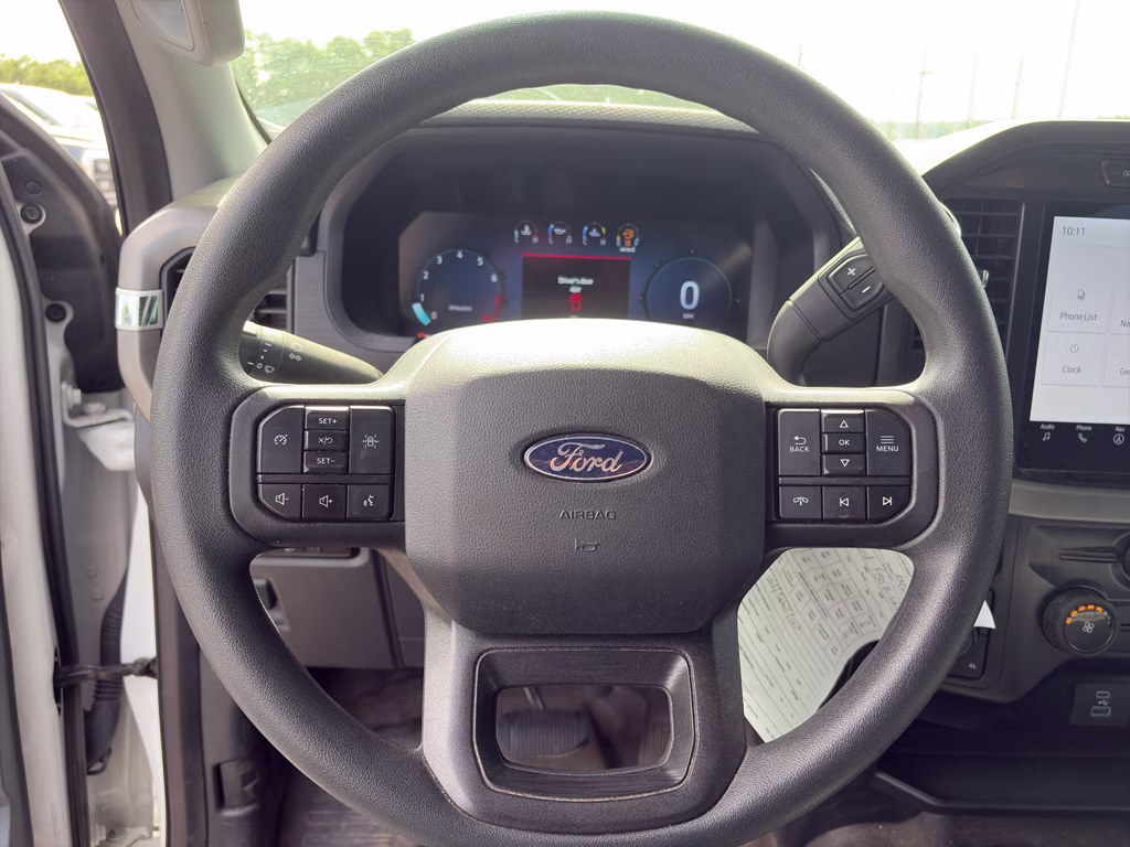 2024 Oxford White Ford F-150 XL 4X4 Truck