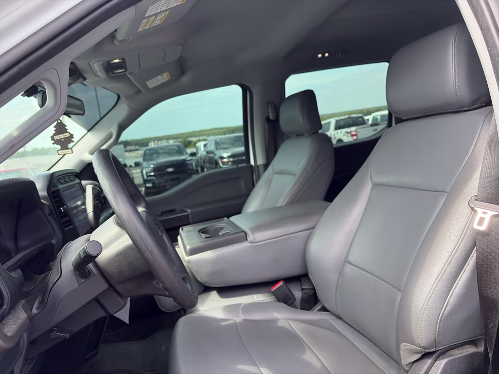 2024 Oxford White Ford F-150 XL 4X4 Truck