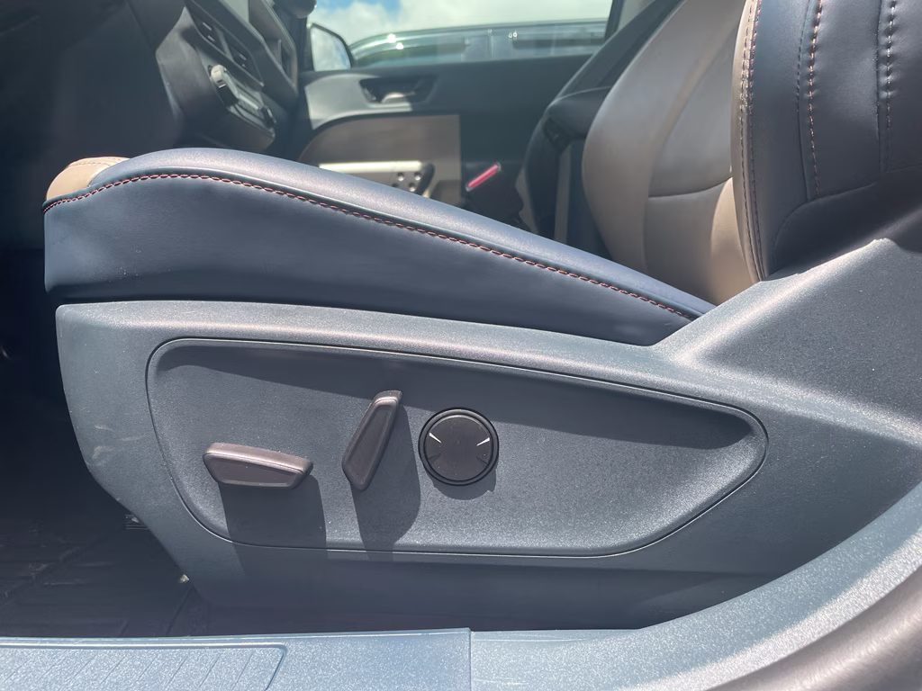 2025 Carbonized Gray Metallic Ford Maverick LARIAT AWD Truck