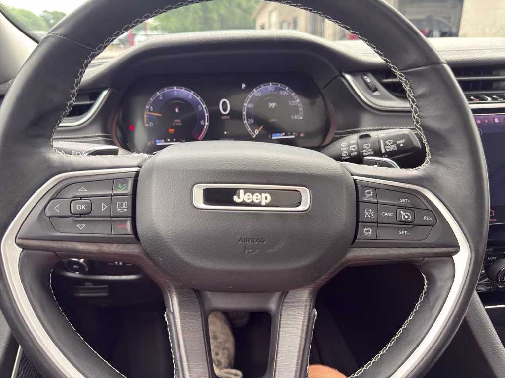 2021 Bright White Clearcoat Jeep Grand Cherokee L Limited 4X4 SUV