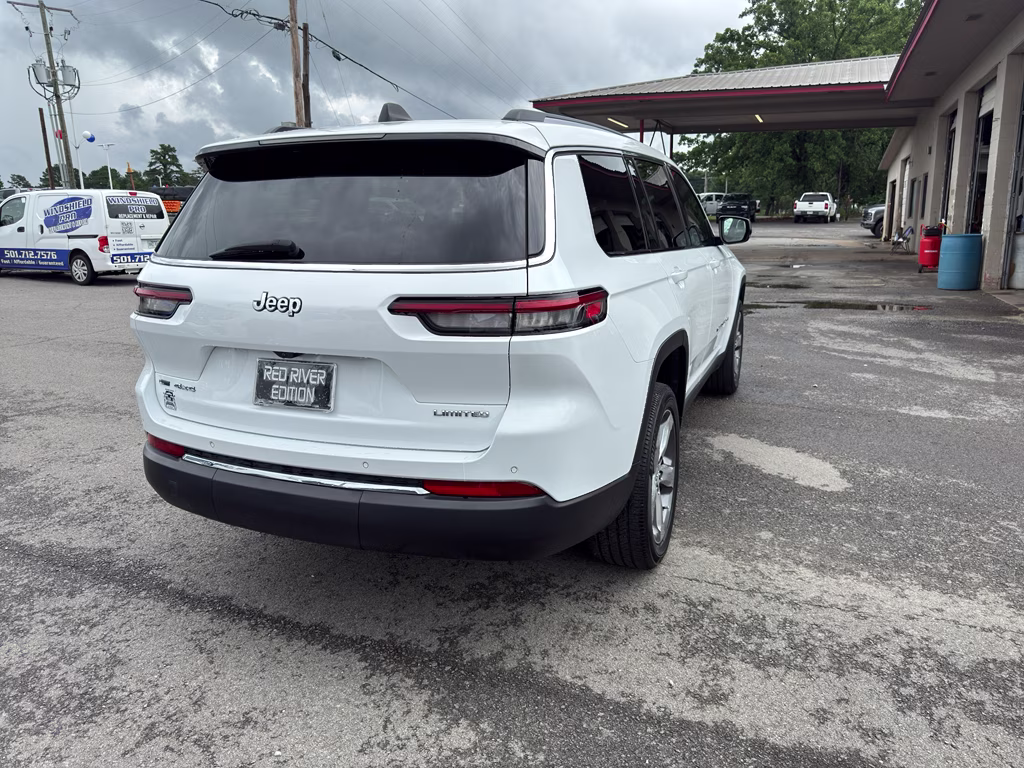 2021 Bright White Clearcoat Jeep Grand Cherokee L Limited 4X4 SUV