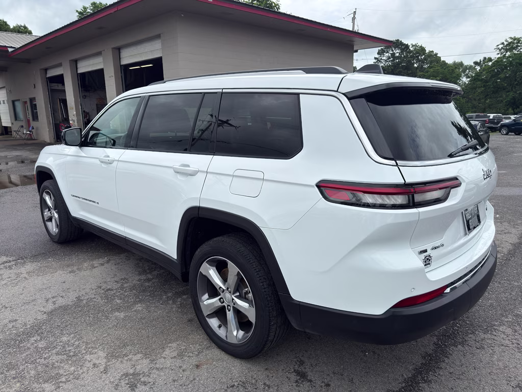2021 Bright White Clearcoat Jeep Grand Cherokee L Limited 4X4 SUV