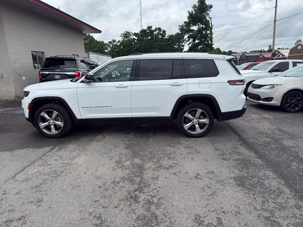 2021 Bright White Clearcoat Jeep Grand Cherokee L Limited 4X4 SUV