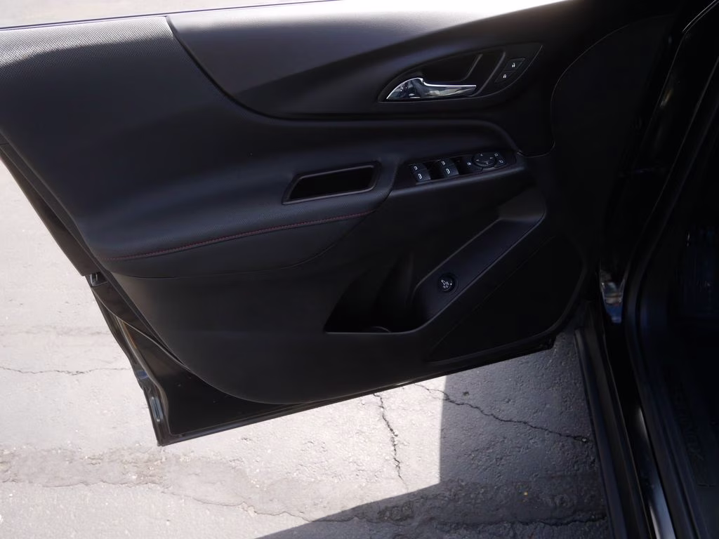2022 Mosaic Black Metallic Chevrolet Equinox RS AWD SUV