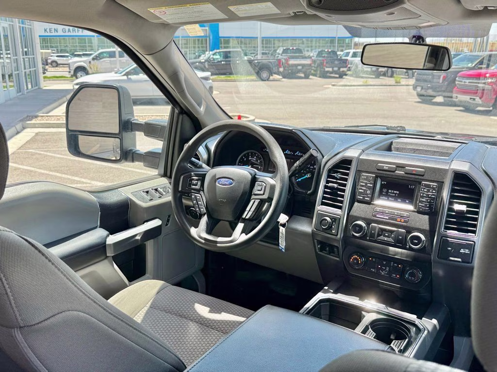 2019 Green Ford Super Duty F-350 SRW XLT 4X4 Truck