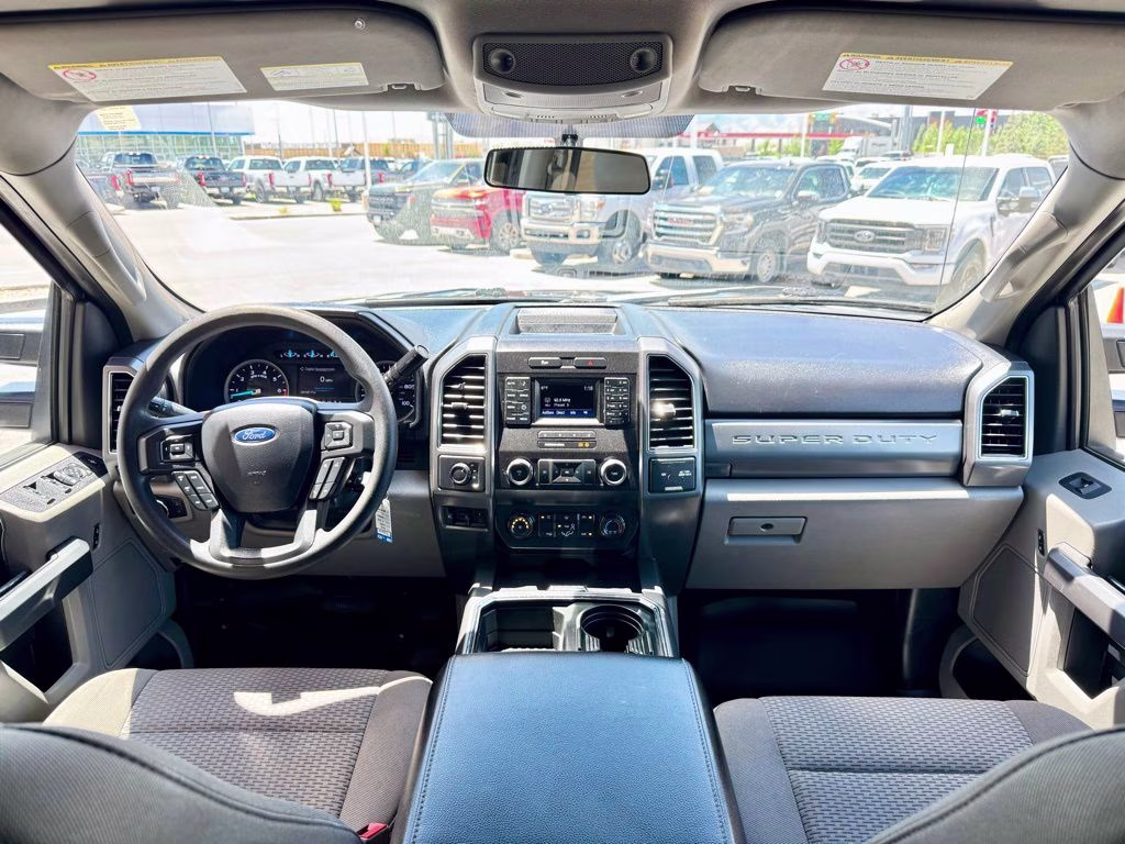 2019 Green Ford Super Duty F-350 SRW XLT 4X4 Truck