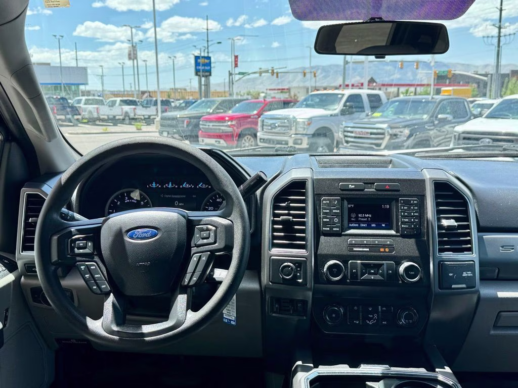 2019 Green Ford Super Duty F-350 SRW XLT 4X4 Truck