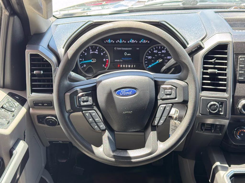 2019 Green Ford Super Duty F-350 SRW XLT 4X4 Truck