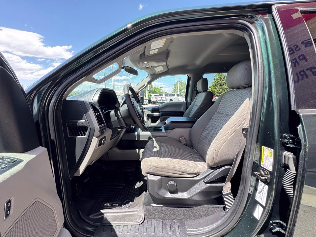 2019 Green Ford Super Duty F-350 SRW XLT 4X4 Truck